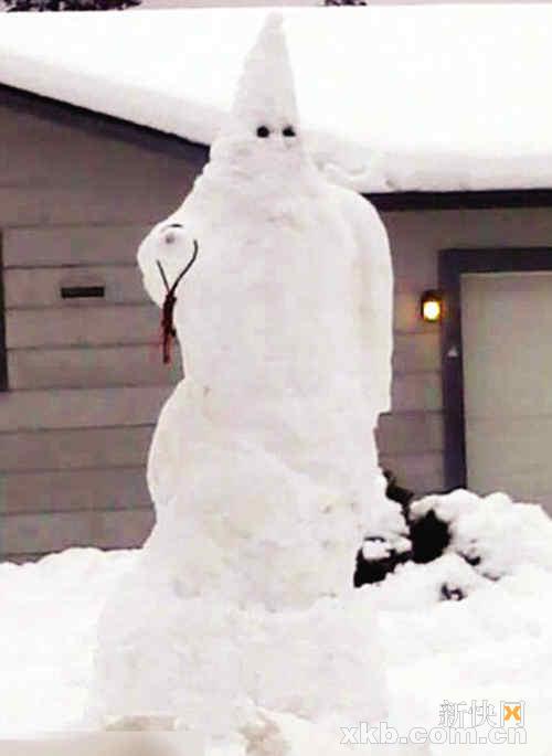 英警遭遇最冷报警 市民称雪人被偷