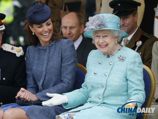 女王希望凯特赶快生凯特王妃分娩在即,整个世界带着各种疑问在等待31