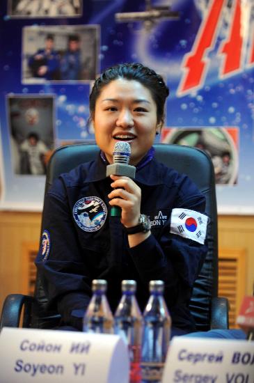 (国际)(1)韩国首位女宇航员准备就绪4月7日,韩国首位女宇航员李素妍在