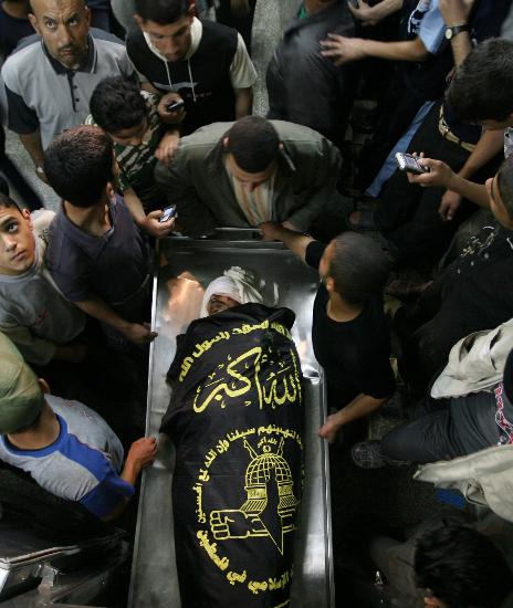 图文:(国际)(1)以军空袭加沙造成4人死伤