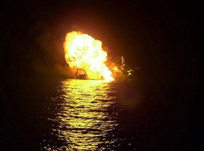 与此同时,劫持沙特阿拉伯巨型油轮天狼星号的索马里海盗表示无意