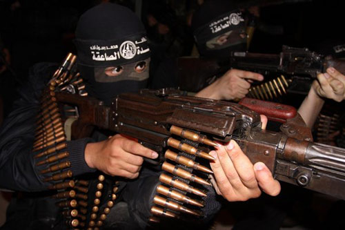 组图:巴勒斯坦武装分子携带武器参加集会