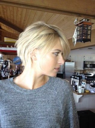 俄网坛美女莎拉波娃全新短发形象引起网络轰动图