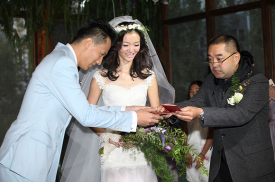 宋宁结婚照图片