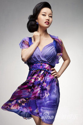 歌手诗人高云霞甜美写真曝光(图)