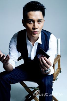 《综艺盛典》主持人顾斌顾斌魅力十足新浪娱乐讯 央视三套《综艺盛典