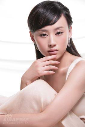 资料图片:演员谢紫彬精彩写真(18)