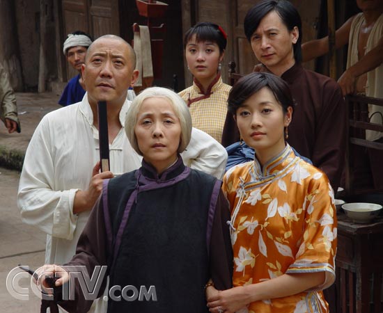资料图片:电视剧《酒巷深深》精彩剧照(5)