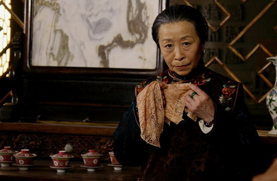 资料图片铁梨花人物张少华饰老太太5