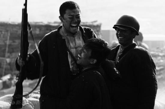 资料图片:电视剧《南下》黑白影像(25)