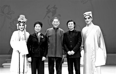 新版玉簪记导演翁国生年轻人的轻喜剧