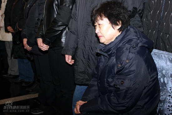 图文张文顺追悼会张文顺的妻子
