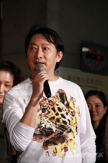 九孔演技获李国修指点开窍新浪娱乐讯  台湾戏剧大师,"屏风表演班"