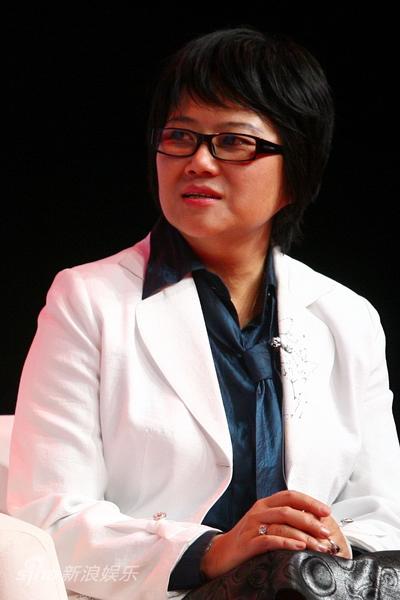胡玫明年三月拍电影版红楼梦演员已到剧组