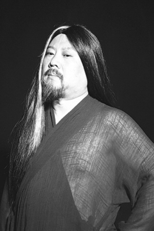 《越光宝盒》三月上映 郭德纲搞怪演女装曹操