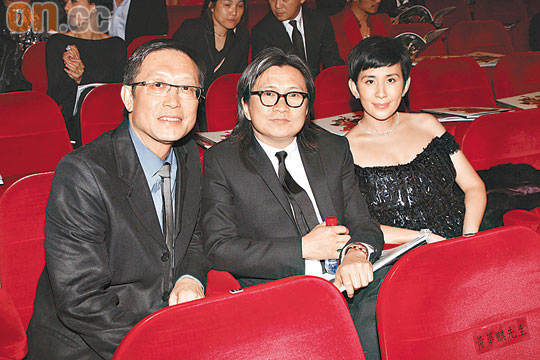 杜汶泽夫妇评点模范夫妻吴君如被踢爆婚讯图