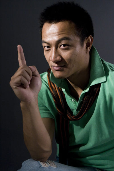 导演周伟[微博]携主演孙磊,吴樾[微博],刘之冰,刘向京[微博]等演员