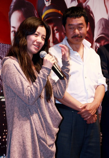 影城北京双井店举行开机仪式,导演安战军率领编剧牛福智,演员高冬平