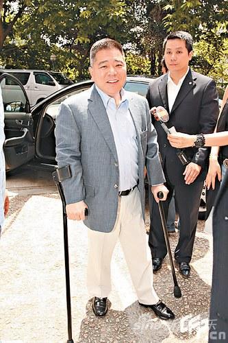 新浪娱乐讯 27日香港,黎姿产后仍在嘉诺撒医院休养,她的丈夫马廷强,7