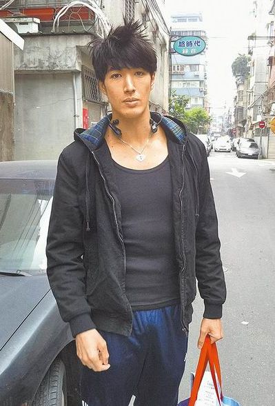 蔡依林连接广告吸金 小男友泡夜店显忠贞