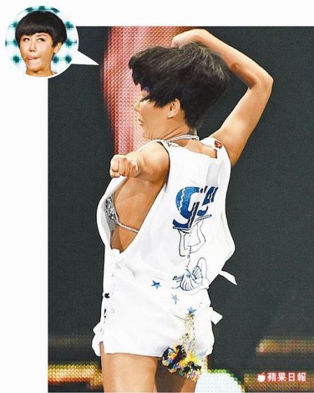 小猪勾蓝心湄晃闪亮侧乳蔡依林跳舞姿势撩人