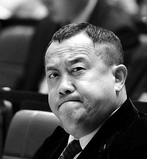 东方早报:演艺明星如何参政议政?|周星驰|曾志伟_影音娱乐_新浪网