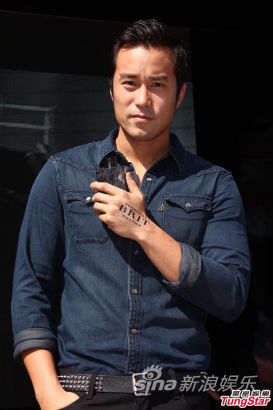 张孝全自曝单身 默认与圈外女友七年情灭|张孝全|单身|女友_新浪娱乐_新浪网