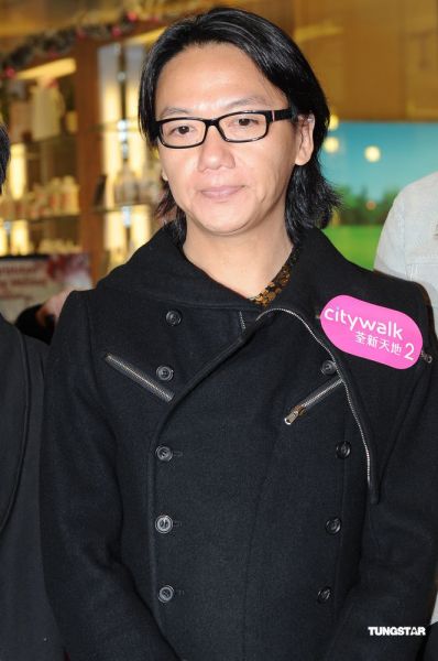 组图吴国敬避谈被捕事件公开出席圣诞活动