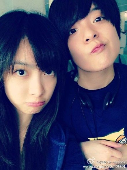 fx宋茜晒怨念萌照amber傲娇出镜图