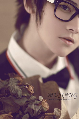 组图:高娅媛最萌写真大秀中性气质