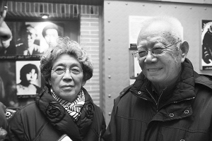 田汉之子田大畏和夫人在沪留影本报记者 胡晓芒 摄中华人民共和国国歌