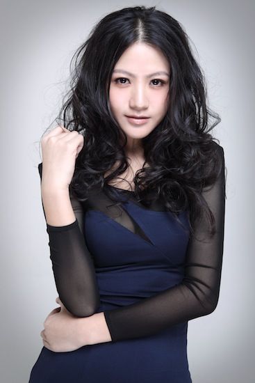 杨渝渝写真优雅华贵 贺岁新片影帝护航(图)_影音娱乐_新浪网