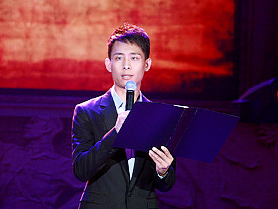 张译为百年辛亥献礼 给力朗诵拉开演出序幕