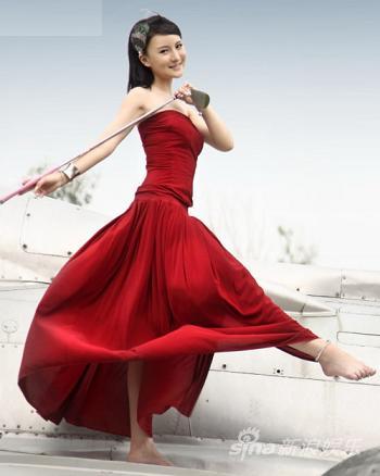 组图郑亦桐全新写真高尔夫也能如此美艳