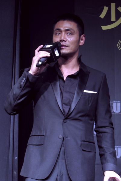 组图:邵兵荣膺"年度银幕回归"大奖