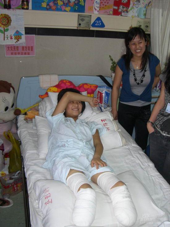 (听歌blog) 早前到了广州两所收容四川受伤的病患医院,探访截肢的儿童