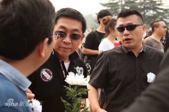 图文演员李婷追悼会康洪雷