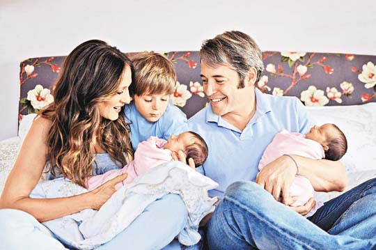 杰西卡-帕克双胞胎女儿曝光 一家五口温馨(图)