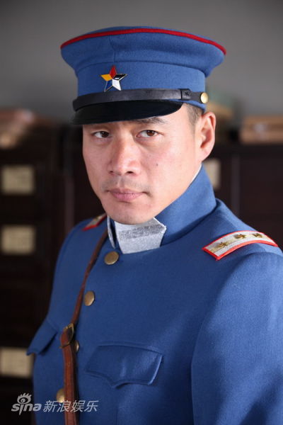丁海峰演的退役武警图片