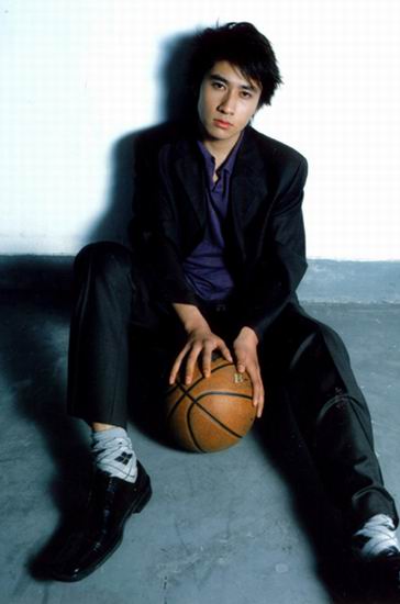 内地版的《流星花园》,盛超扮演的篮球高手秦可豪尤其受到粉丝的青睐