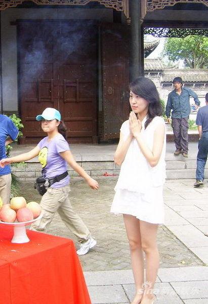 张乐《大侦探》演妖娆女 挑拨关系坏事做尽