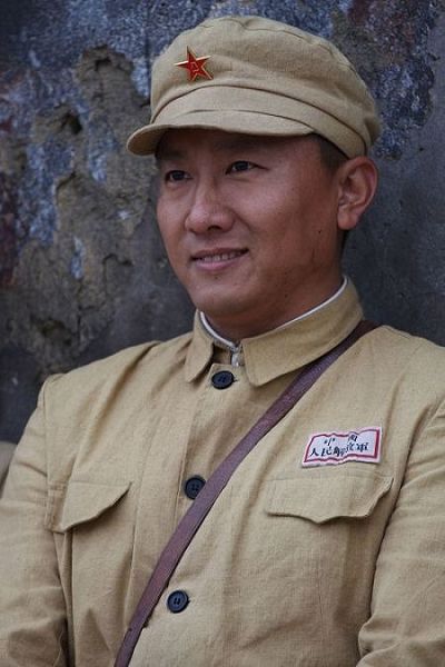 继重点打造晚间十点后档期,昨晚央视又首次将非黄金档电视剧《冷箭》