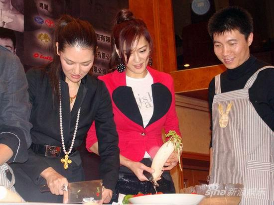 马艳丽亲自下厨打响婚姻保卫战图