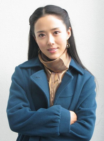 颜丹晨辗转横店北京两剧组 笑称"辛苦但充实"