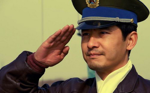 郭晓冬成长演最酷空军面临挑战不言弃