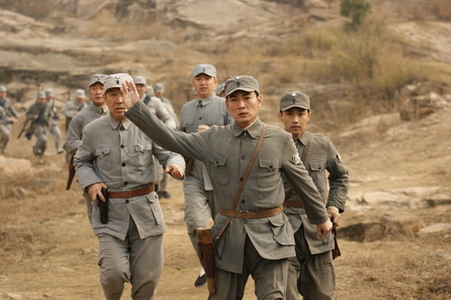 演鬼子頭目的王勝軍,曾參演電影《大轉折》大部分綠城保安成為鬼子和