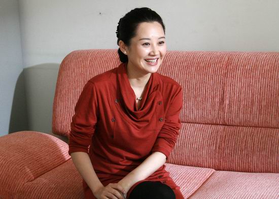 许晴温柔知性新浪娱乐讯 电视剧《同龄人》在北京卫视热播过半,剧情