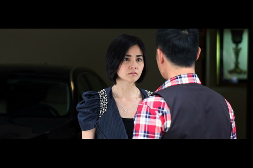 蒙嘉慧剧照新浪娱乐讯 都市情感大戏《单身女王》在杭州持续热拍.