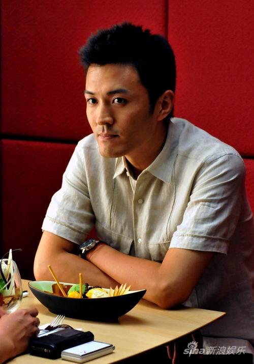 于小伟新剧变型男 称高圆圆是心中的雅丽瑛(图)