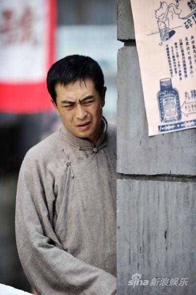 《借枪》开播演绎另类谍战:这个特工很窝囊